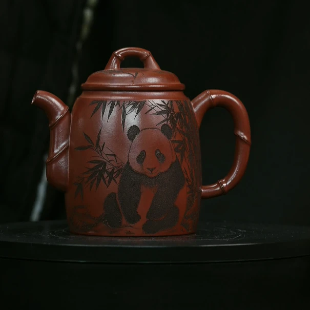 宜兴原矿龙血砂熊猫紫砂壶