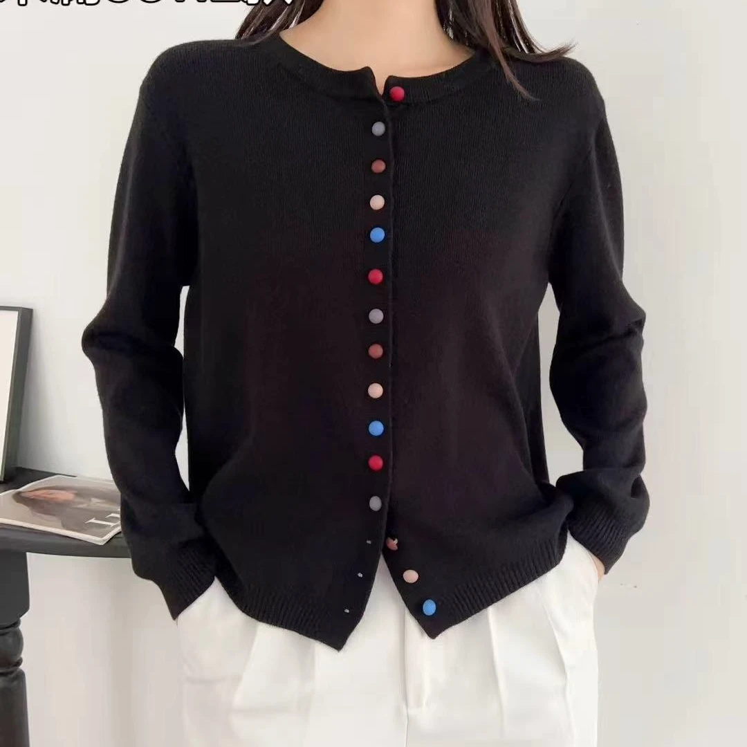 阳阳家2025新款毛衣针织衫上衣套头毛衫彩色扣子时尚百搭简约过年