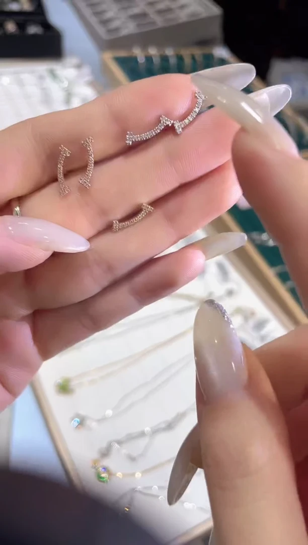 耳饰18K金镶嵌钻石K黄耳饰 K玫耳饰  多样性发一