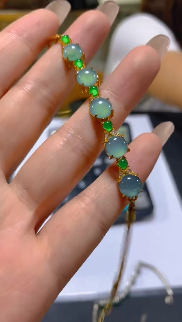 未镶嵌手链翡翠多样性发一