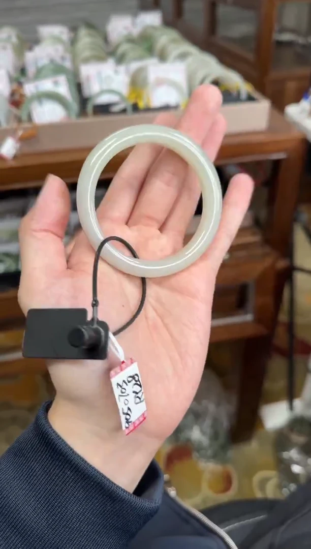 未镶嵌手镯和田玉1