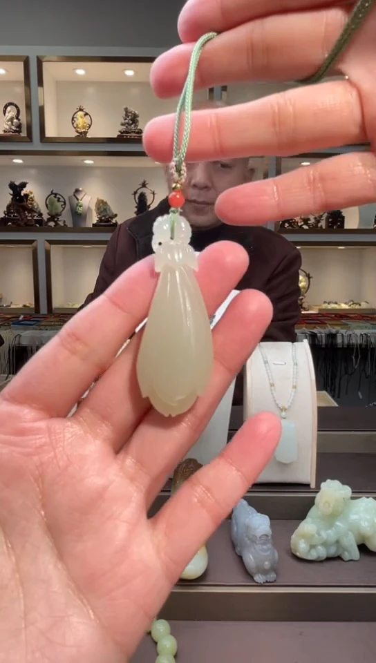 颈饰未镶嵌和田玉苏