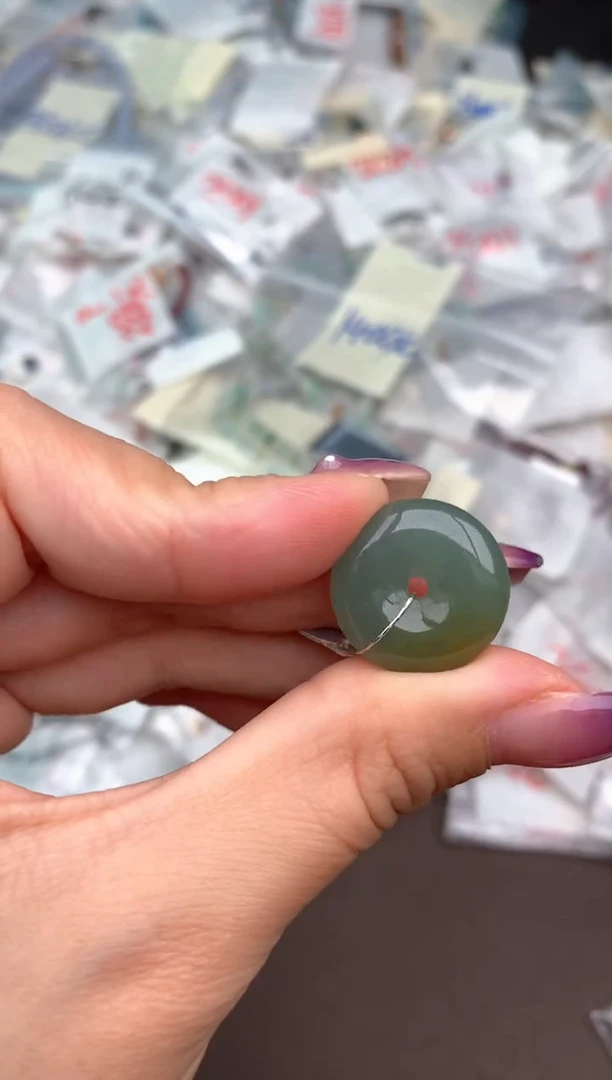 翡翠挂件未镶嵌—