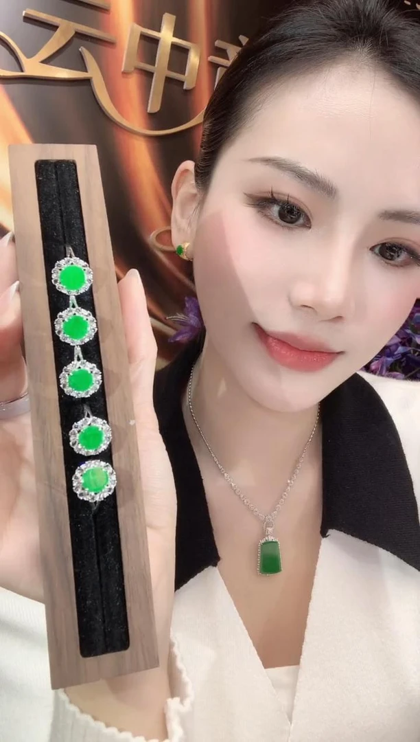 【云中意】翡翠18K金镶嵌 复古圆牌戒指 多样性发一件 pyd