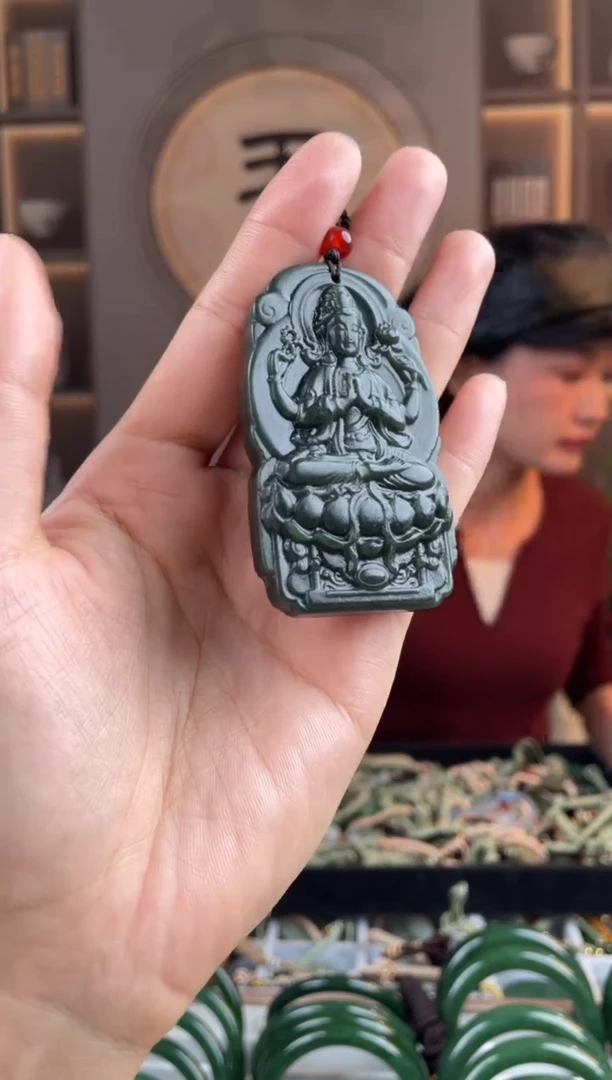 颈饰未镶嵌和田玉拍一发一，拍一发一