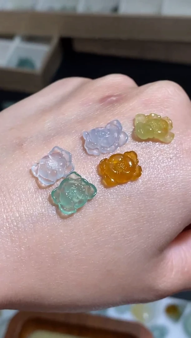 未镶嵌定制翡翠翡翠毛货~
