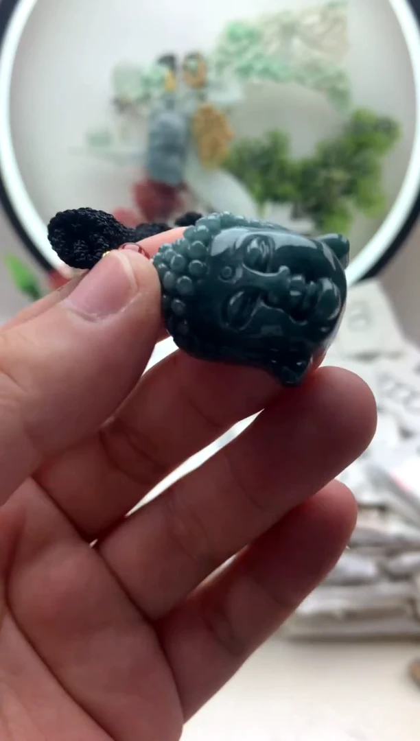 颈饰未镶嵌翡翠佛头