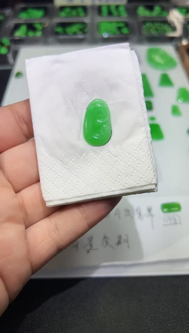 裸石翡翠天然缅甸A货翡翠一件