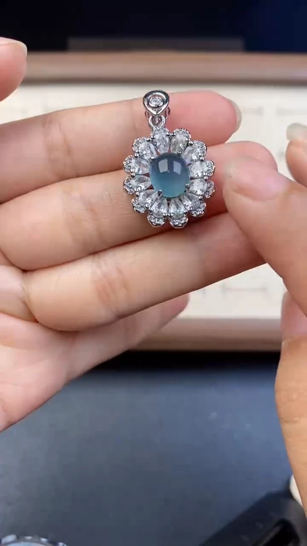 翡翠未镶嵌颈饰373573573