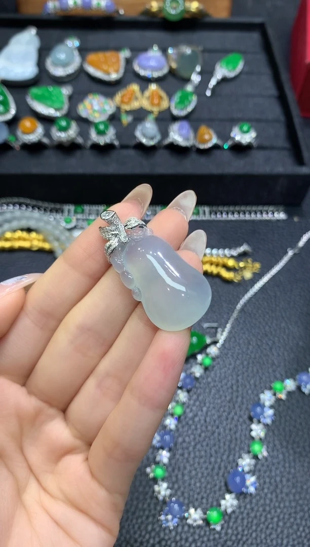 吊坠(不含链)18K金镶嵌翡翠33吊坠不含链