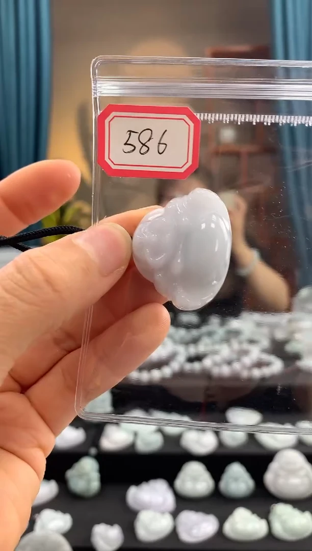 翡翠未镶嵌颈饰佛公586