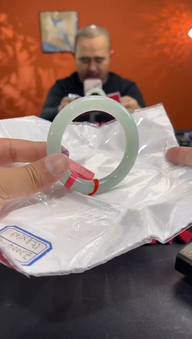 未镶嵌手镯翡翠5