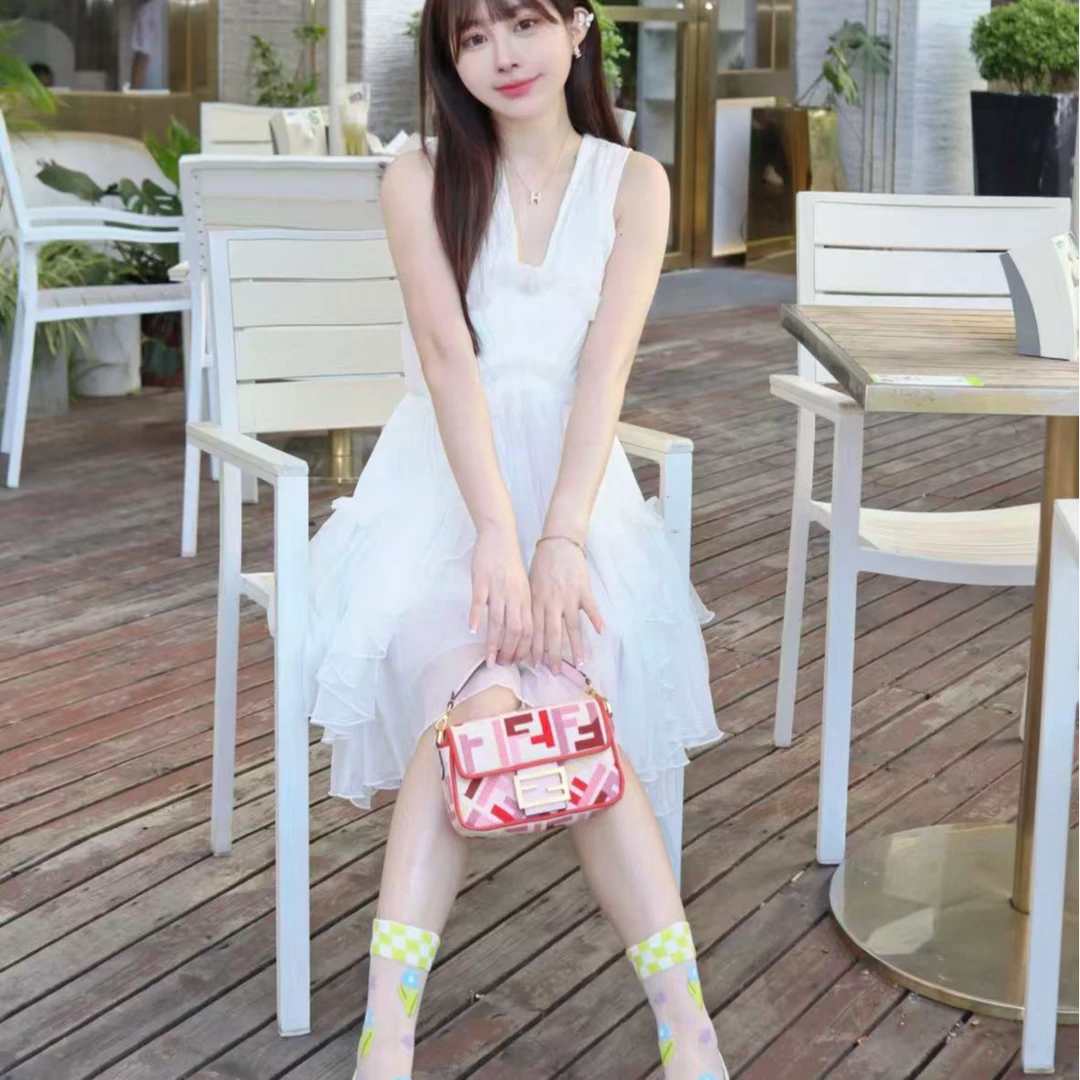 95新 FENDI/芬迪 专柜价16000 春节限定fsmini法棍斜挎B5580