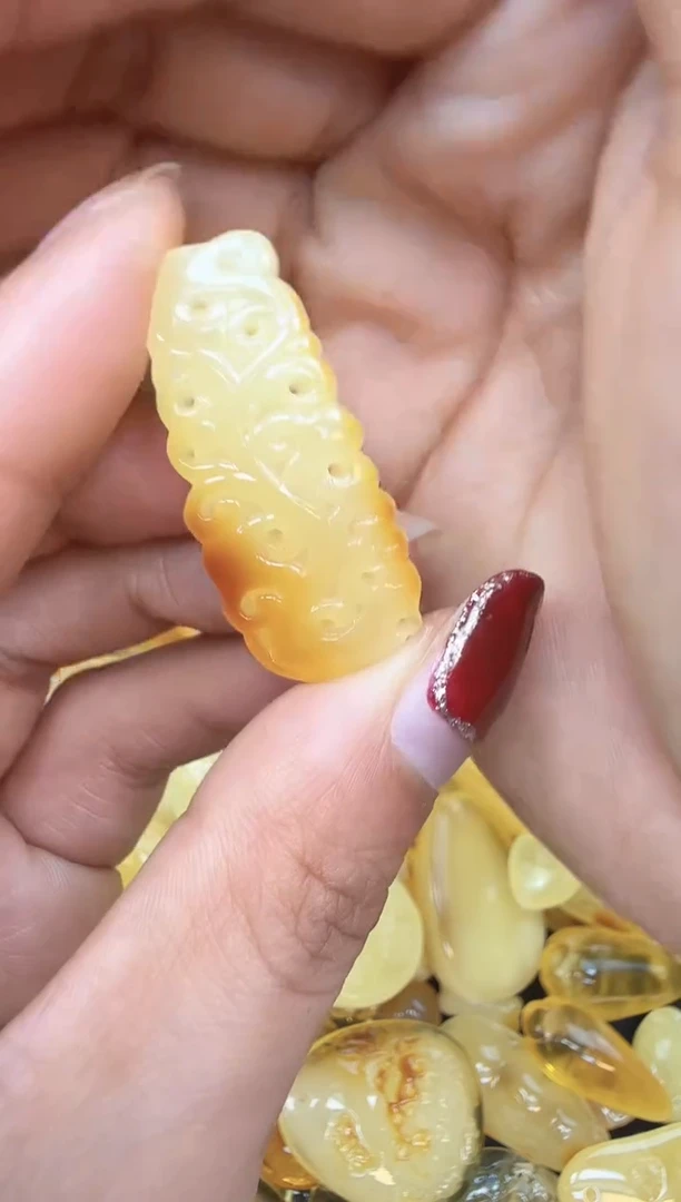 【闪购商品】琥珀裸石未镶嵌配饰