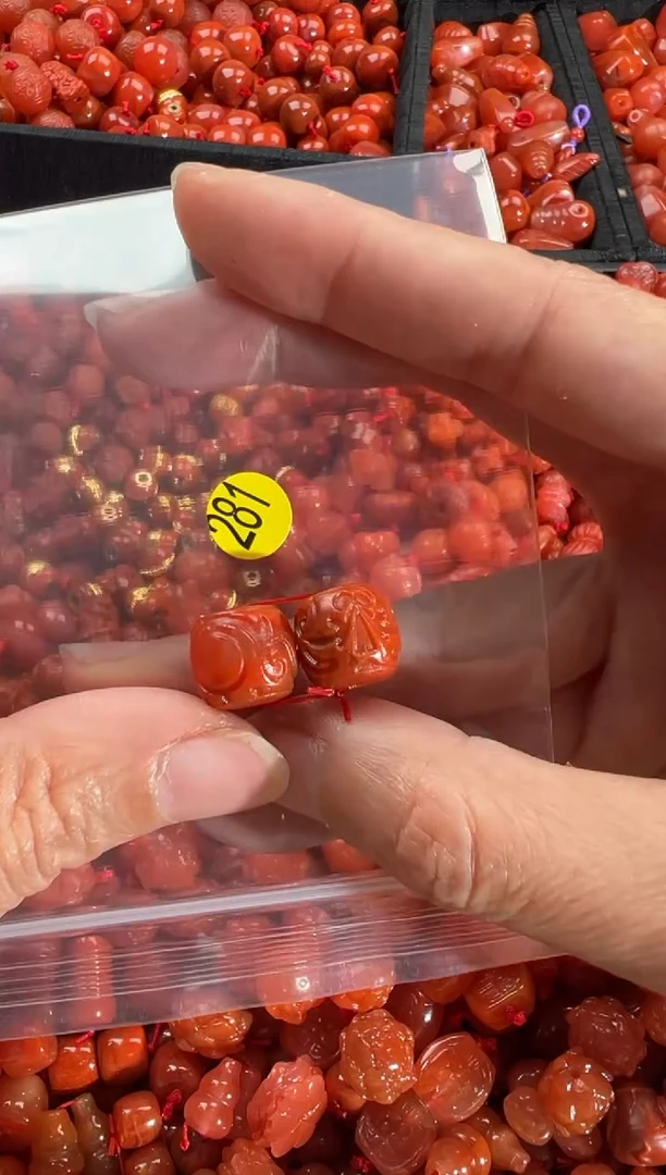 【闪购商品】南红玛瑙颈饰未镶嵌1