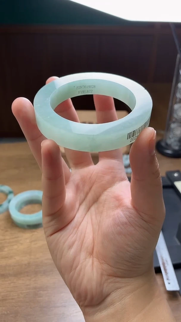 未镶嵌手镯定制翡翠R**e定制