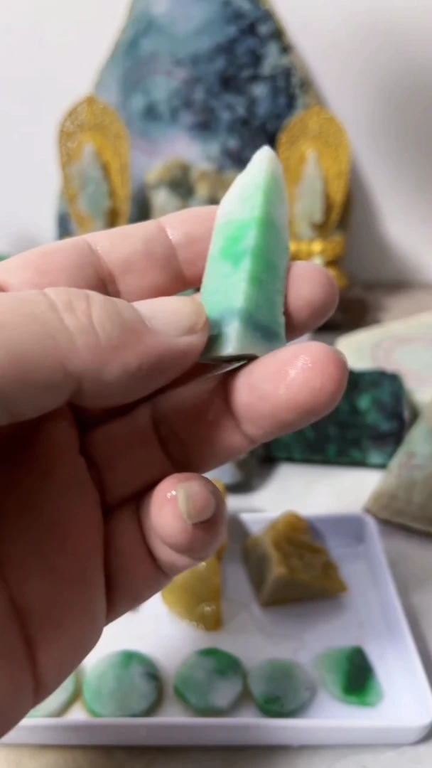 【闪购商品】翡翠吊坠(不含链)未镶嵌A440