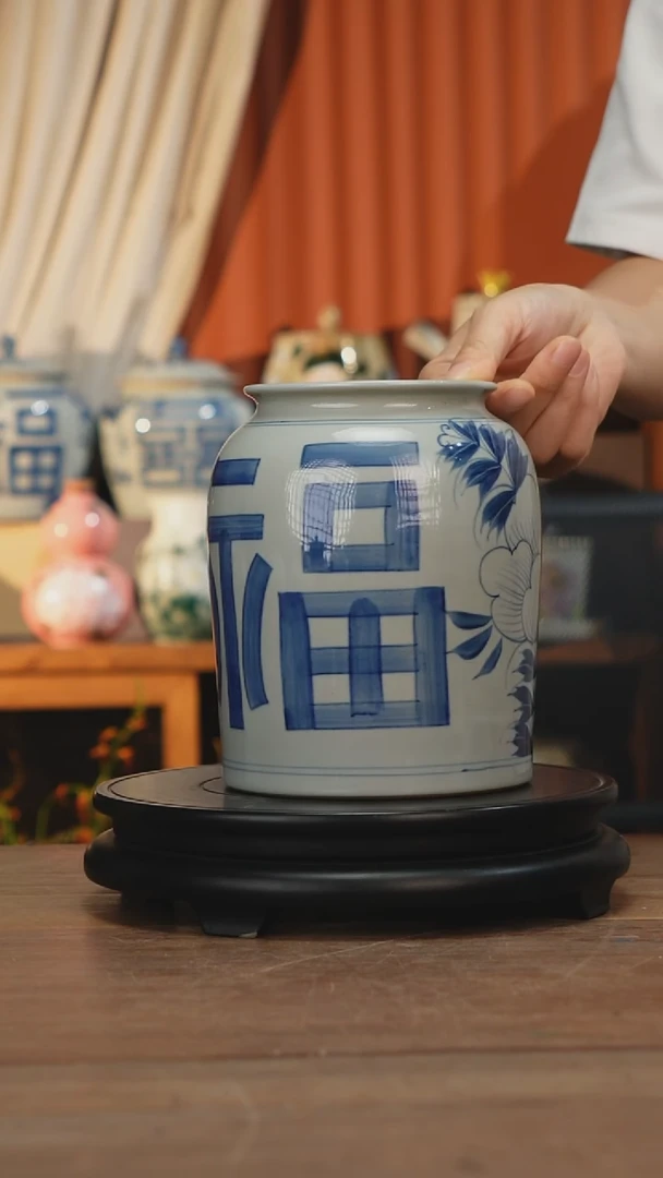 现代 景德镇设计师釉下手绘陶瓷花瓶