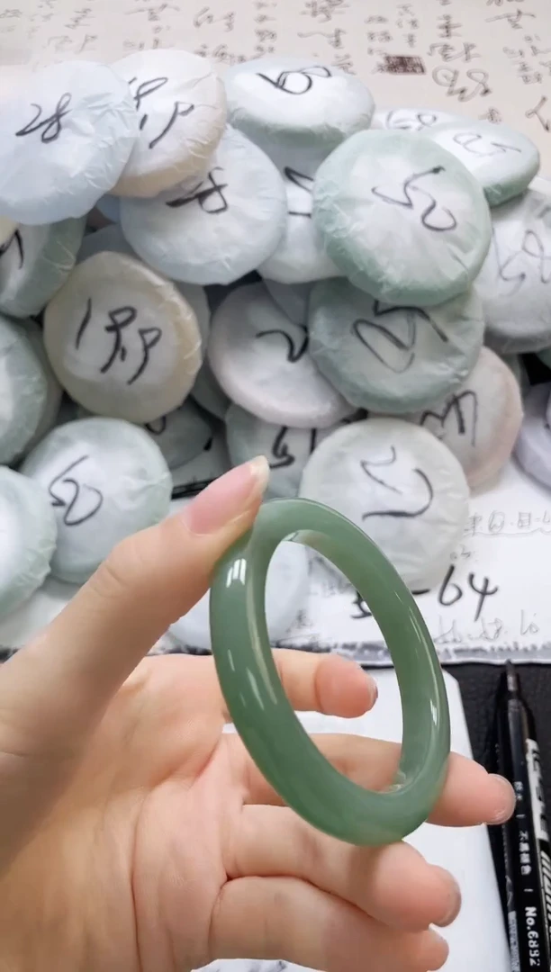 未镶嵌手镯石英质玉211-52