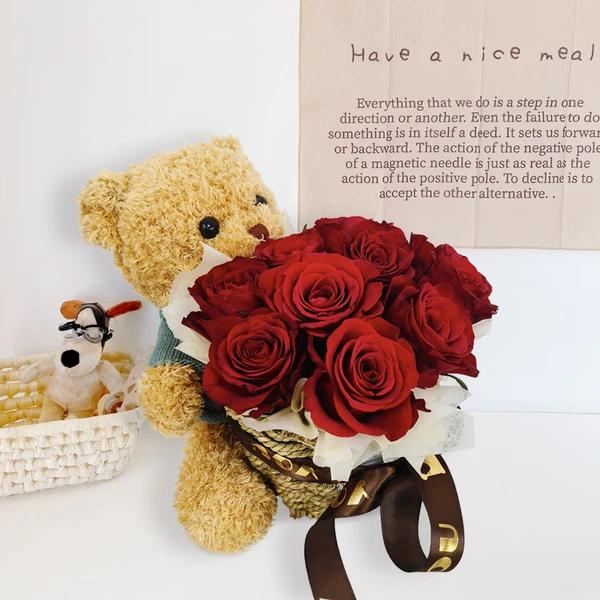 「熊抱玫恋」9朵红玫瑰鲜花束