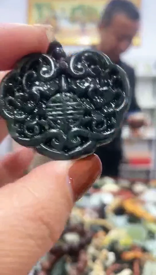 未镶嵌岫玉挂件