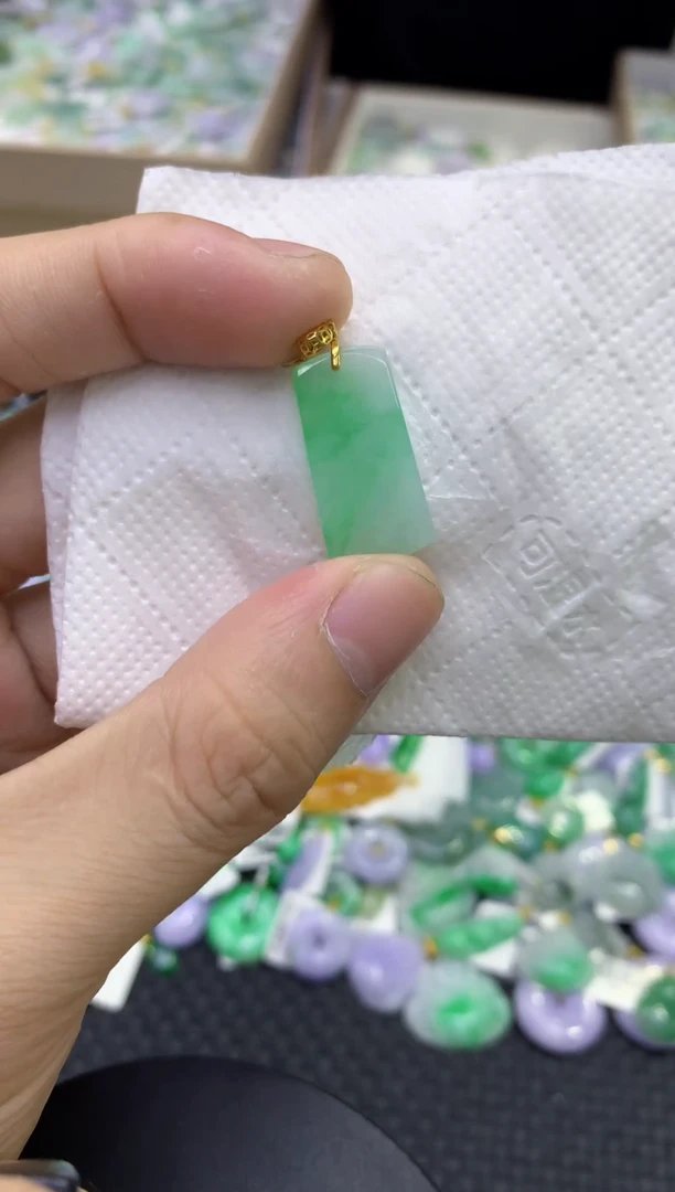 颈饰未镶嵌翡翠天然缅甸A货翡翠