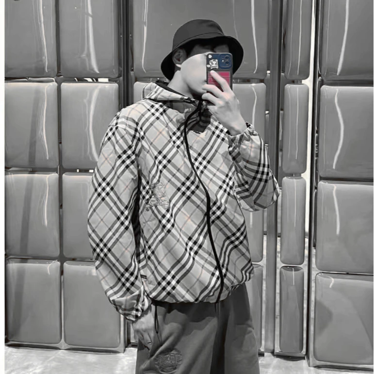 2025B81021战马老钱风新款简约轻奢菱形格双面穿三防冲锋衣外套