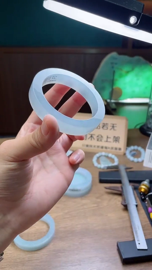 定制翡翠手镯未镶嵌芸*定制