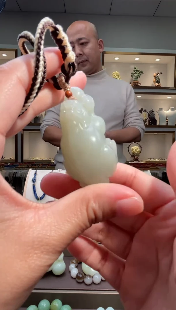 颈饰未镶嵌和田玉苏