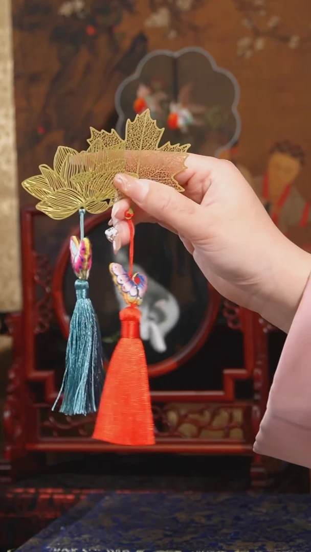 刺绣书签-黄铜吊坠