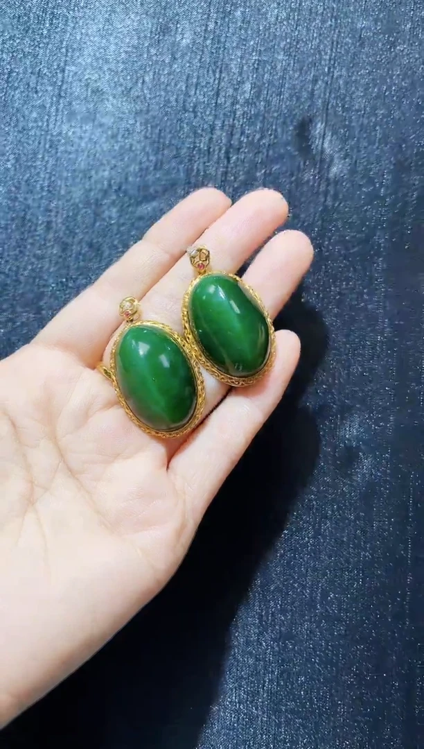 和田玉18K金镶嵌吊坠(赠链)多样性发一