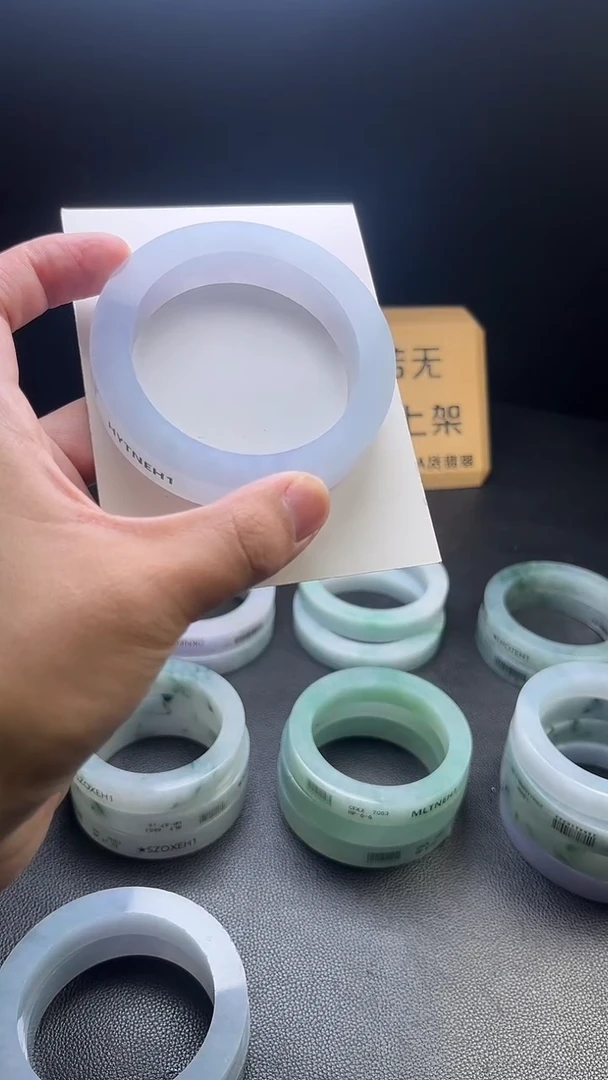 定制翡翠手镯未镶嵌r**h定制