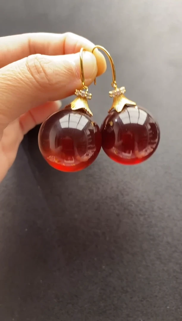 裸石琥珀未镶嵌耳坠