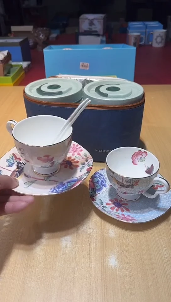 瓷片生活的本意是开心阿@@1