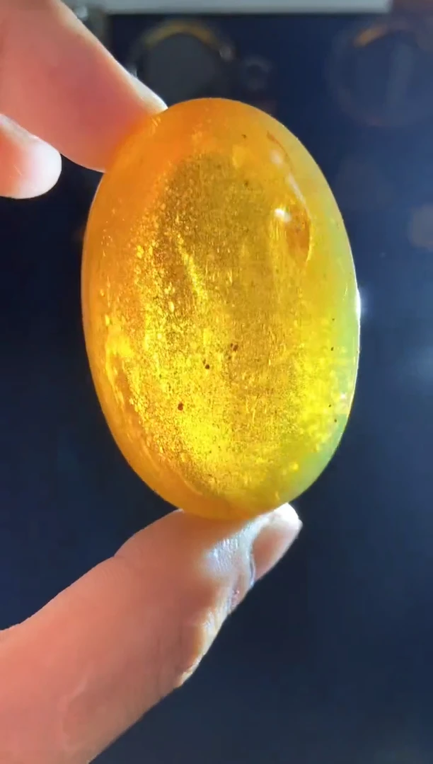 未镶嵌颈饰琥珀花珀随形吊坠