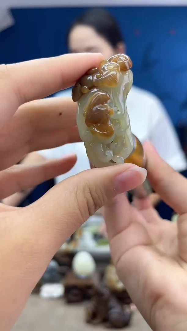 和田玉未镶嵌颈饰1