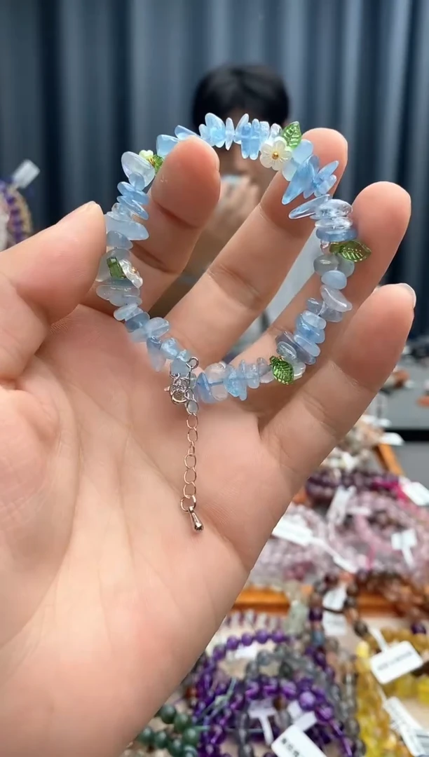 水晶手链未镶嵌海蓝宝碎石手链