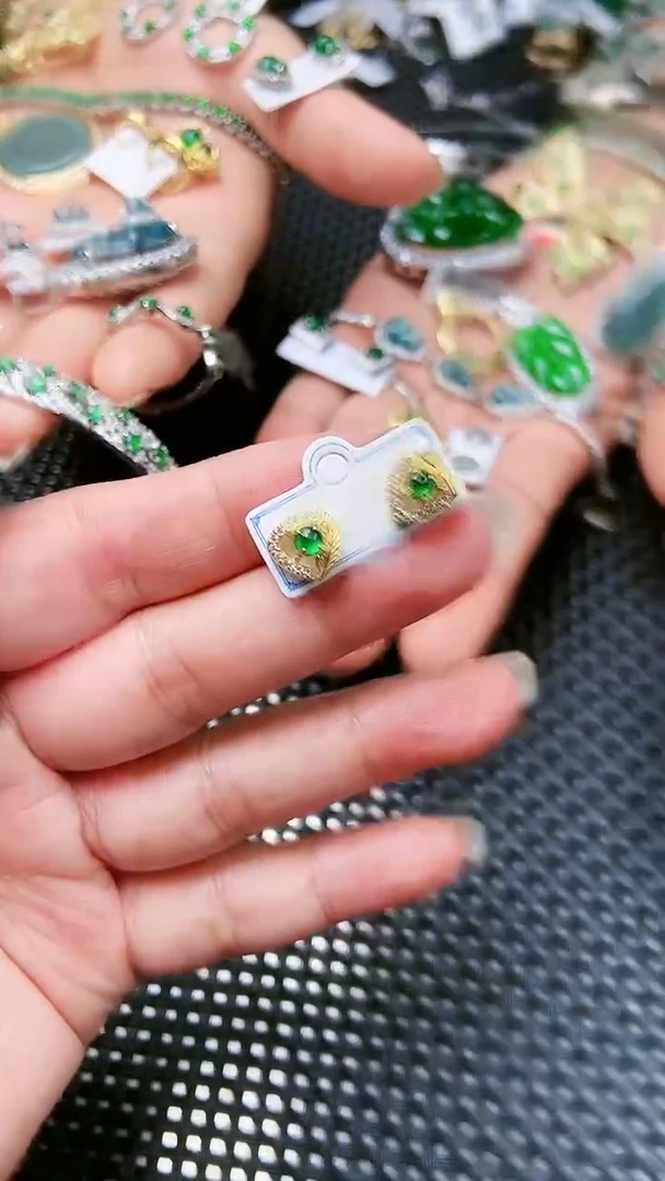 【闪购商品】翡翠耳饰未镶嵌1111111111