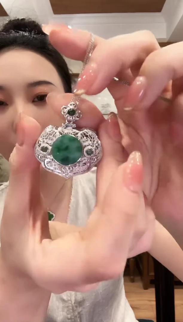 翡翠银S925镶嵌颈饰国风