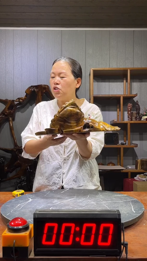 金丝楠独*者手工金蟾摆件