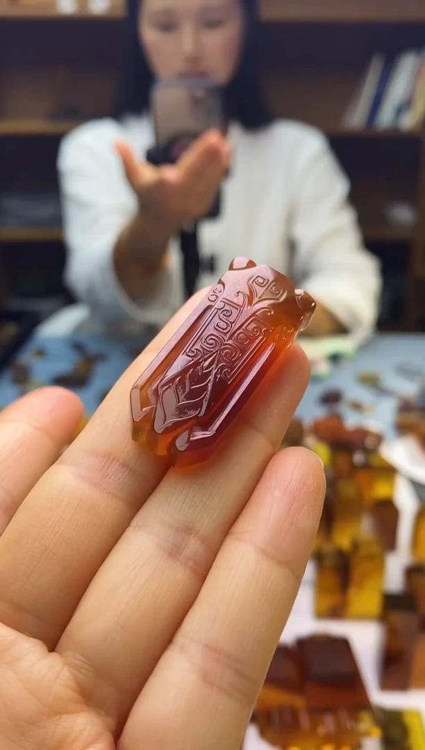 琥珀颈饰未镶嵌SN85-47（一鸣惊人）