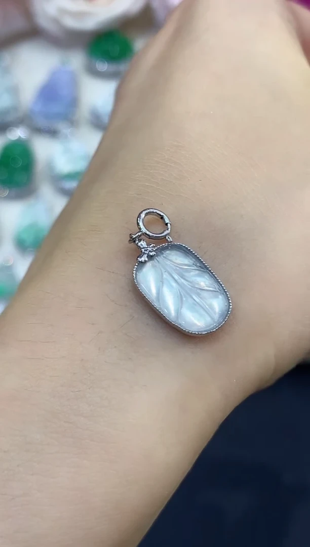 吊坠(不含链)18K金镶嵌翡翠B2