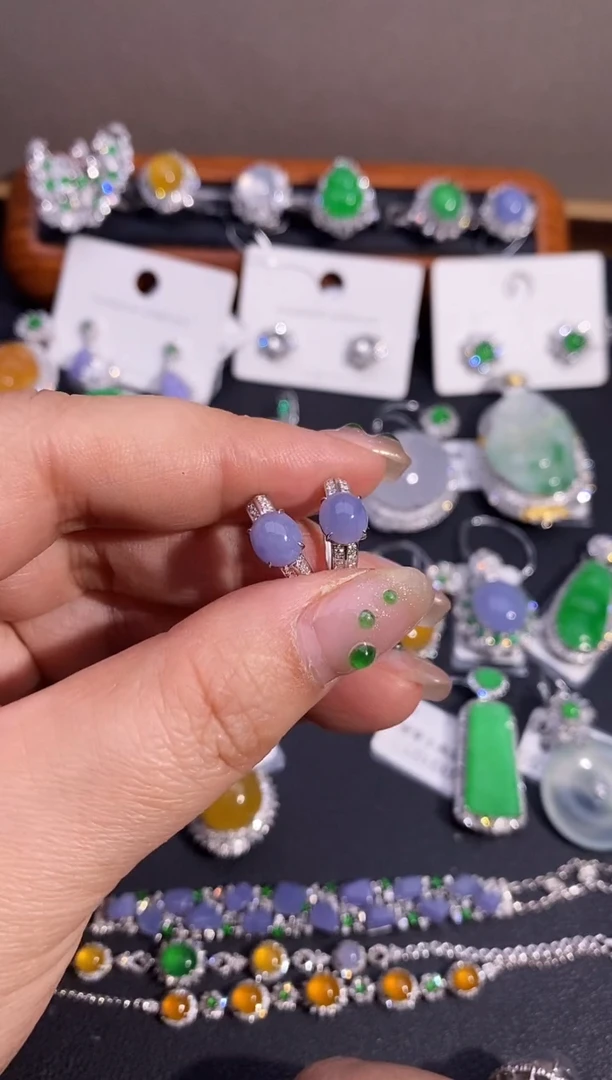 【闪购商品】翡翠耳饰18K金镶嵌耳饰