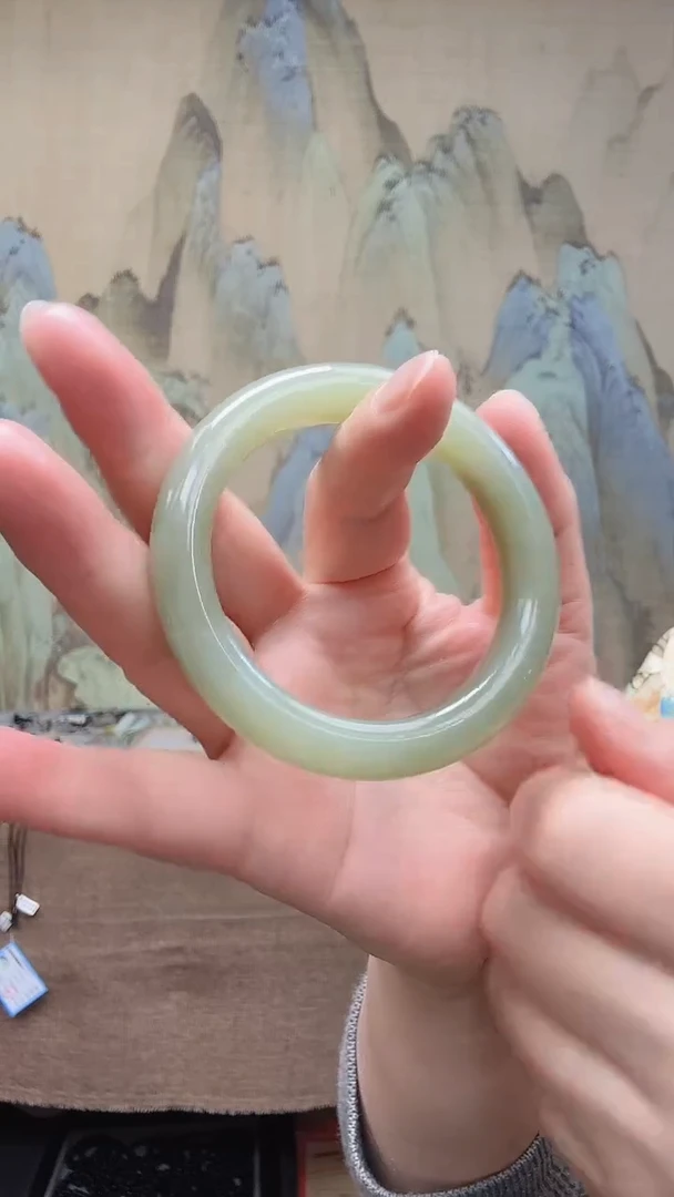 【闪购商品】和田玉手镯未镶嵌.