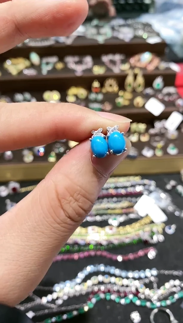 【闪购商品】蓝宝石耳饰银S925镶嵌蓝松耳钉