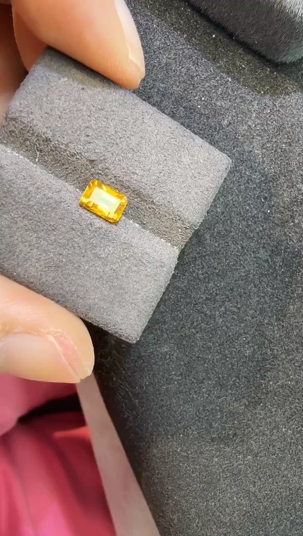 未镶嵌定制定制蓝宝石天然金丝雀黄1.01克拉国际证书