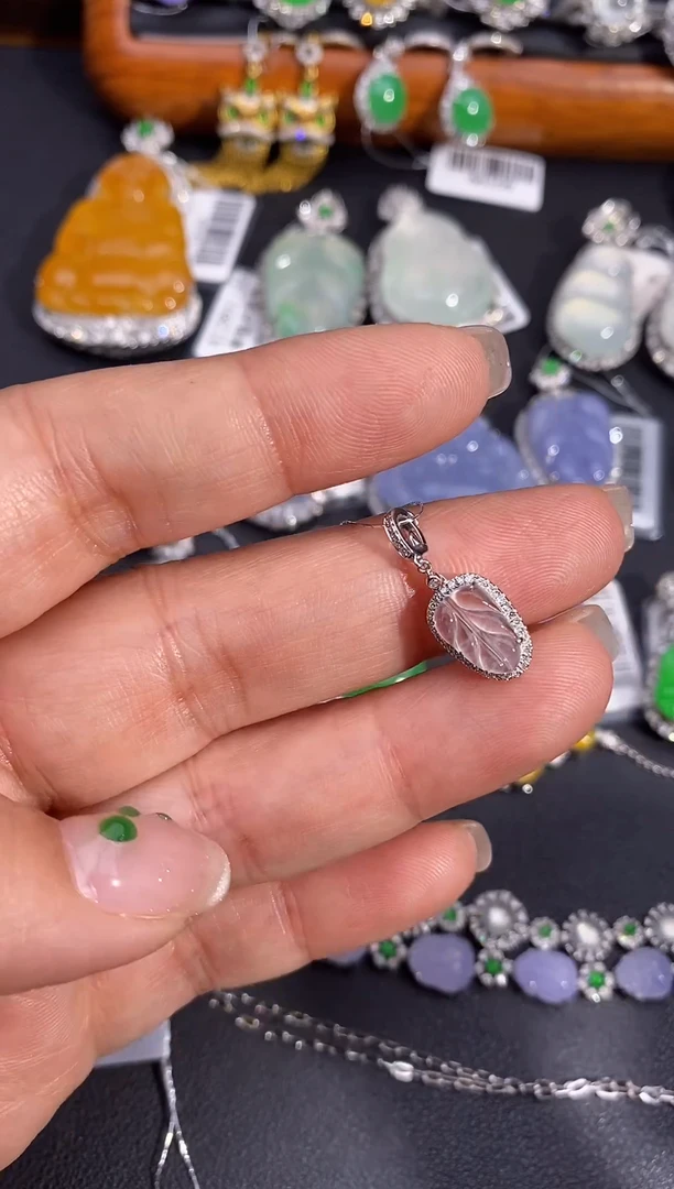 【闪购商品】翡翠吊坠(不含链)18K金镶嵌吊坠