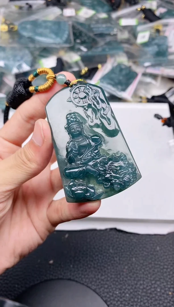 颈饰未镶嵌翡翠