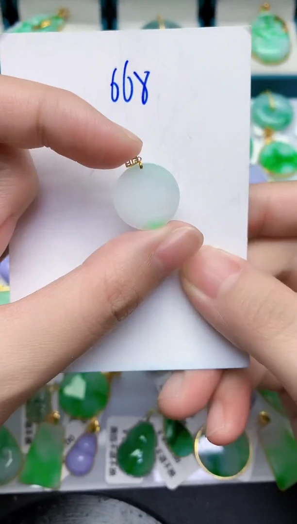 【闪购商品】翡翠颈饰18K金镶嵌000000000