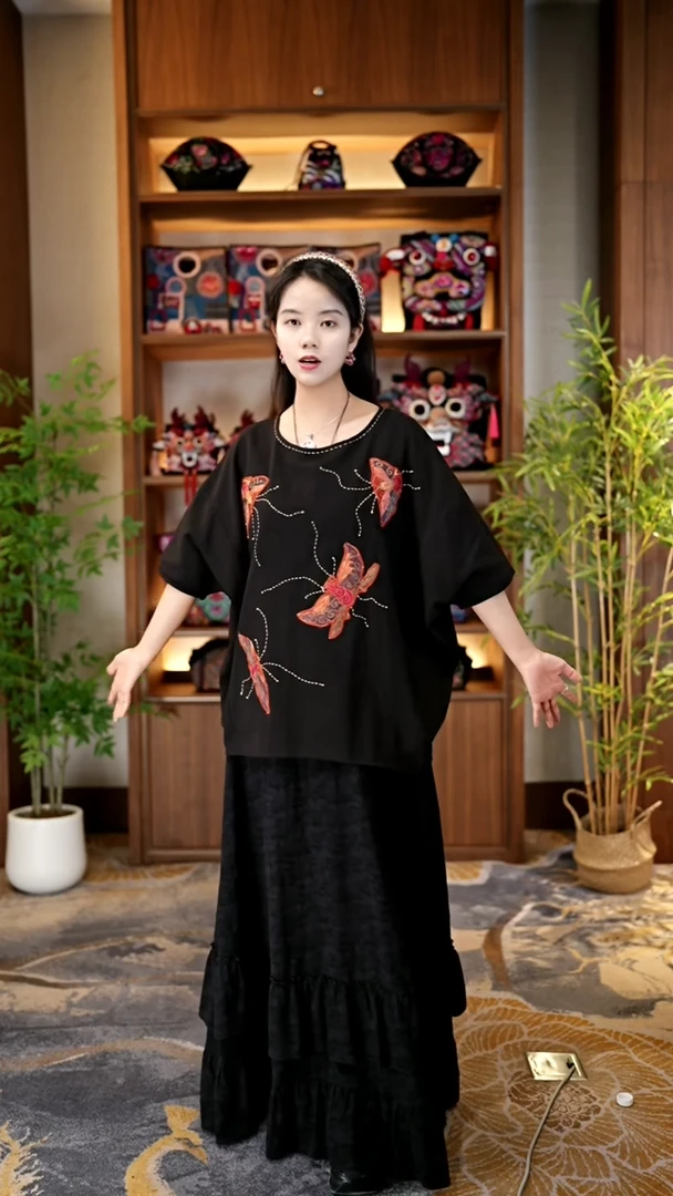 刺绣私人定制苗族手工衣服A9768